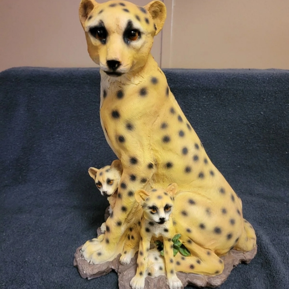 Large Cheetah Statue